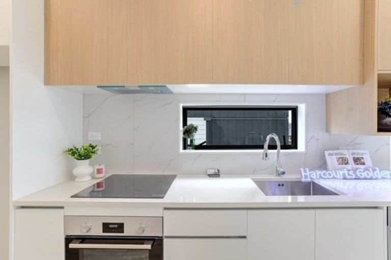 Photo of property in 4b Unsworth Drive, Unsworth Heights, Auckland, 0632