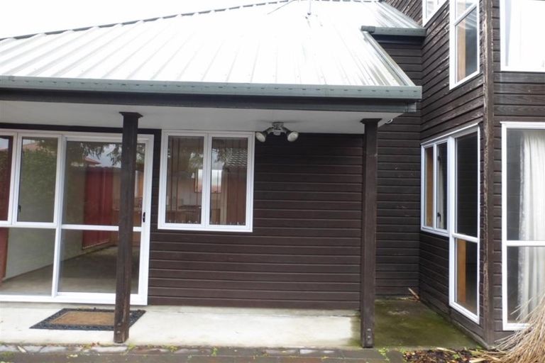 Photo of property in 3b Broadbent Street, Riccarton, Christchurch, 8041