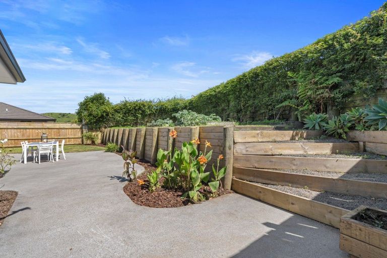 Photo of property in 32 Ballintoy Park Drive, Welcome Bay, Tauranga, 3175