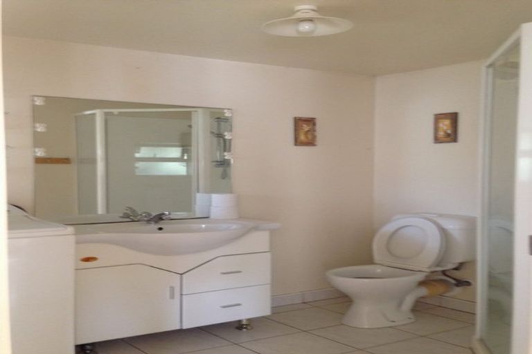 Photo of property in 58 Powrie Street, Glenfield, Auckland, 0629