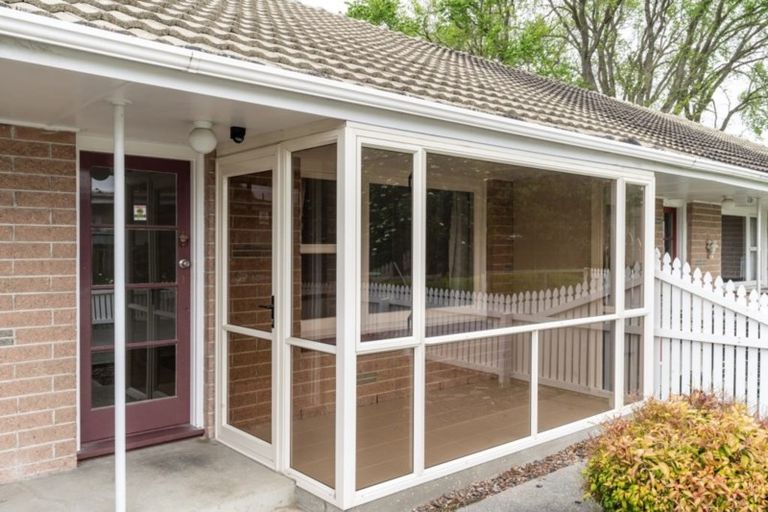 Photo of property in 3/9a Curletts Road, Sockburn, Christchurch, 8042