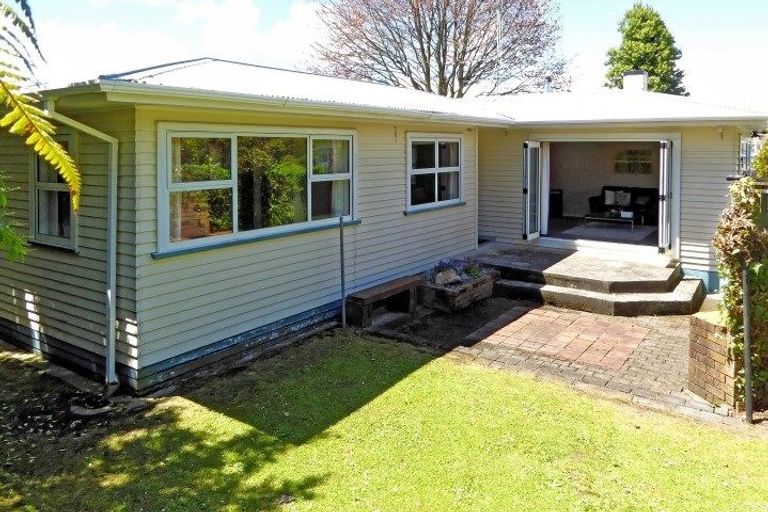 Photo of property in 21 Thornton Place, Melville, Hamilton, 3206