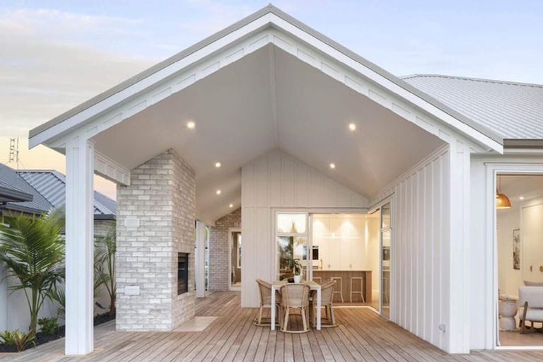 Photo of property in 206 Ranginui Road, Welcome Bay, Tauranga, 3175