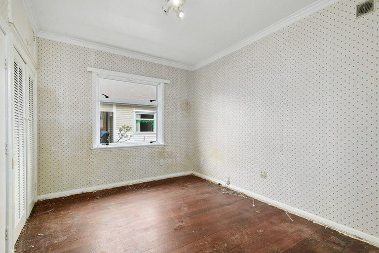 Photo of property in 142 Main Road, Tawa, Wellington, 5028