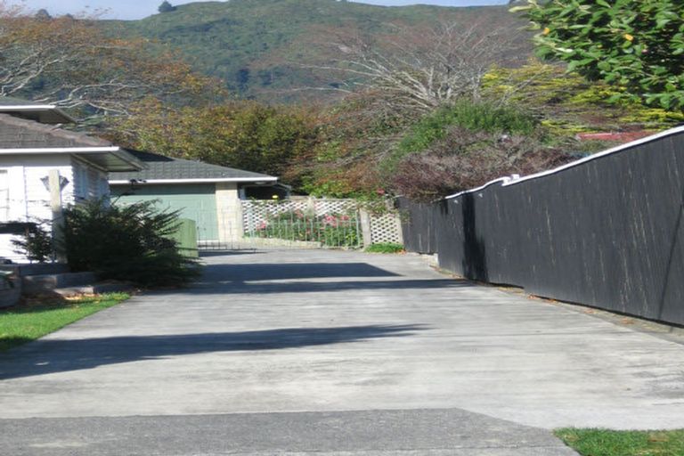 Photo of property in 4a Kennedy Grove, Stokes Valley, Lower Hutt, 5019