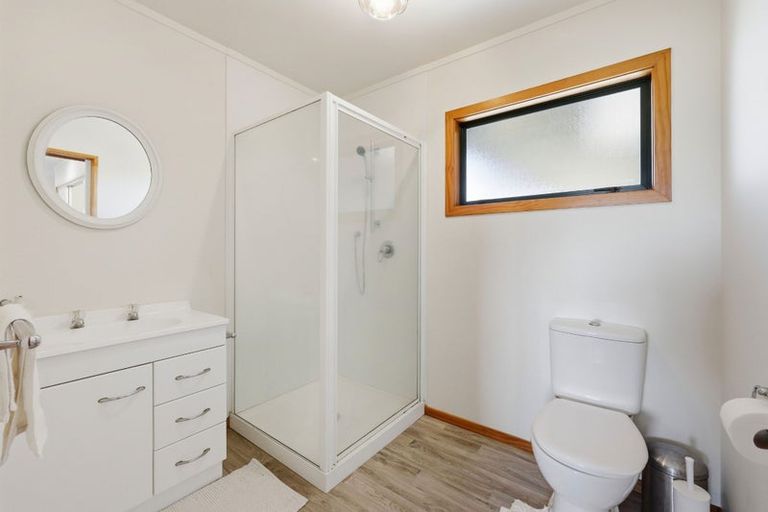 Photo of property in 166 Torkar Road, Clarks Beach, 2122