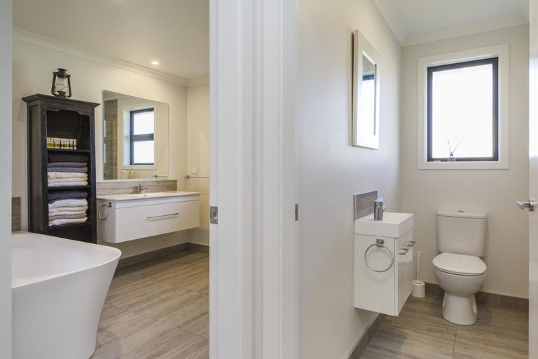 Photo of property in 22 Freedom Drive, Kelvin Grove, Palmerston North, 4414