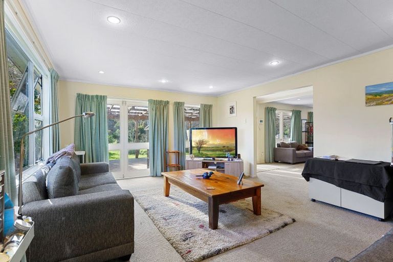 Photo of property in 92 Rahui Road, Otaki, 5512