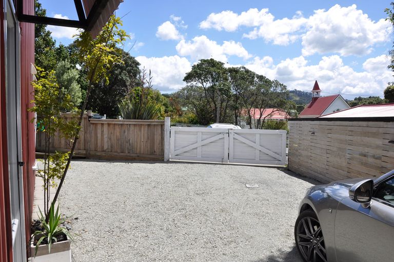 Photo of property in 19 Cumberland Street, Leigh, 0985