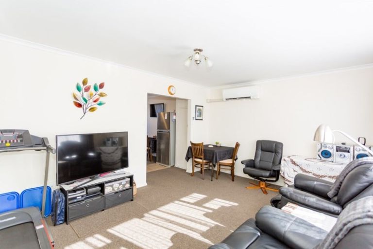 Photo of property in 3/64 Osborne Street, Waltham, Christchurch, 8011