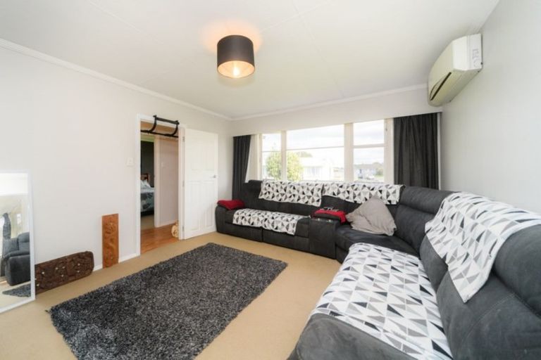 Photo of property in 6 Stephens Crescent, Highbury, Palmerston North, 4412