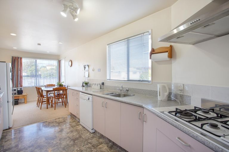 Photo of property in 8 Purdie Place, Milson, Palmerston North, 4414