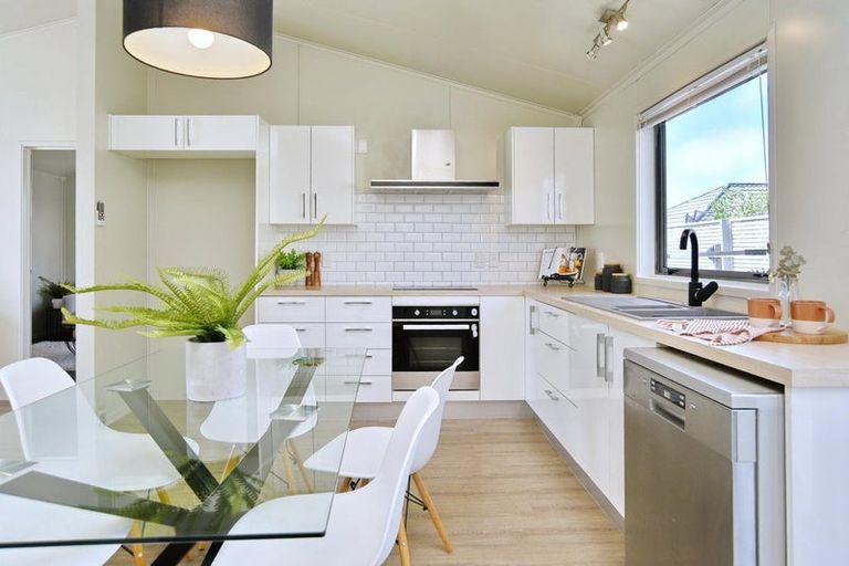 Photo of property in 3 Kingsbridge Drive, Burwood, Christchurch, 8083