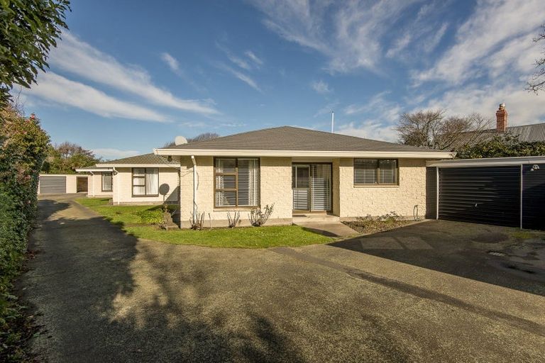 Photo of property in 2/48 Jeffreys Road, Fendalton, Christchurch, 8052