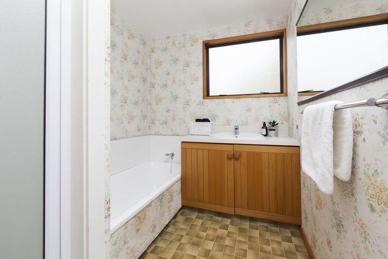 Photo of property in 33 Dovedale Avenue, Ilam, Christchurch, 8041