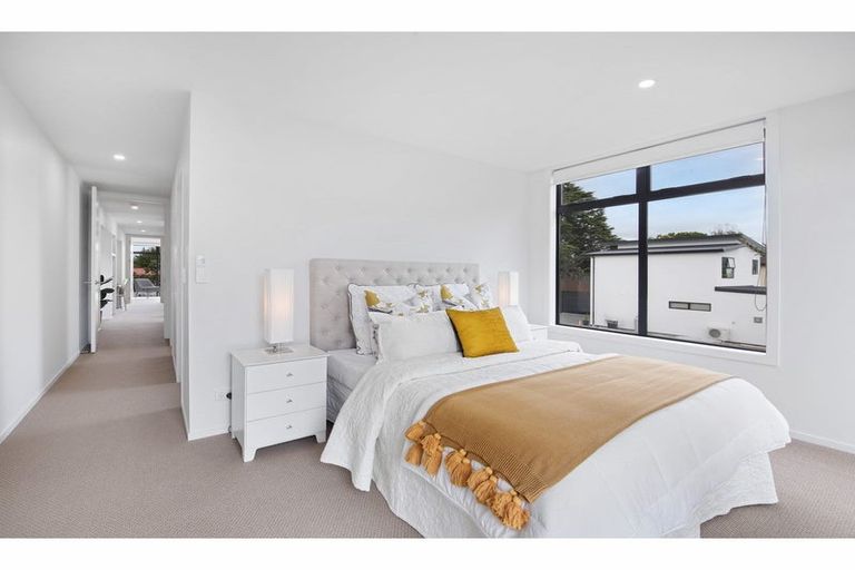 Photo of property in 2/3 Taylors Avenue, Bryndwr, Christchurch, 8052