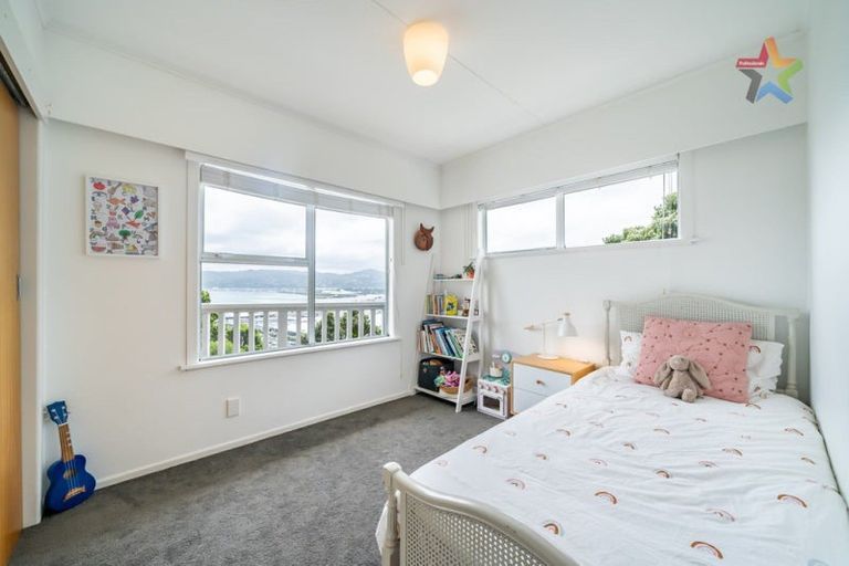 Photo of property in 6 Nikau Road, Point Howard, Lower Hutt, 5013