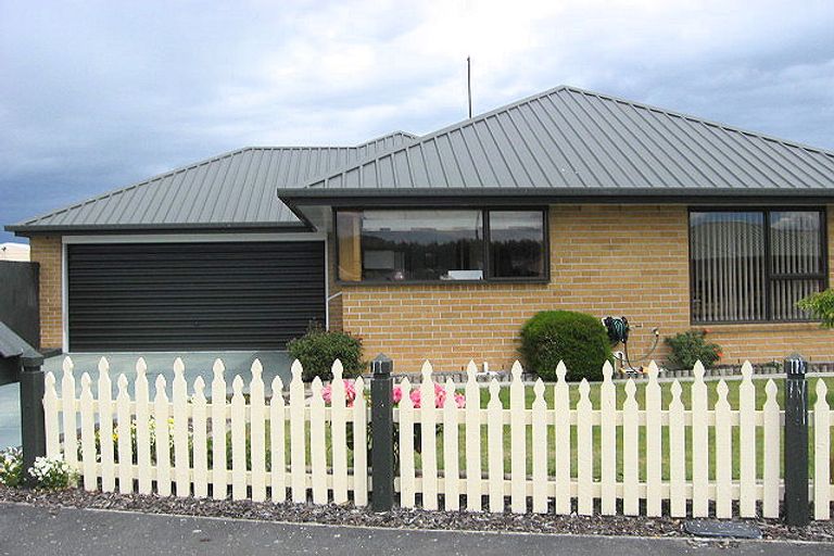 Photo of property in 2/37 Kildare Street, Northwood, Christchurch, 8051