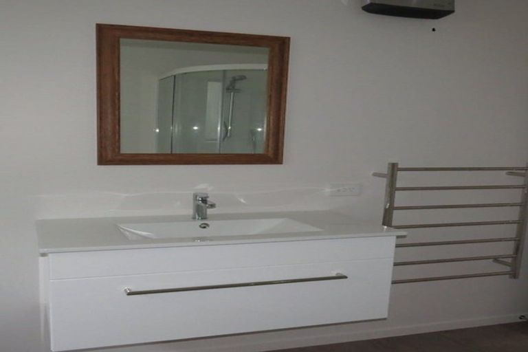 Photo of property in 28 Doone Street, Lynmouth, New Plymouth, 4310