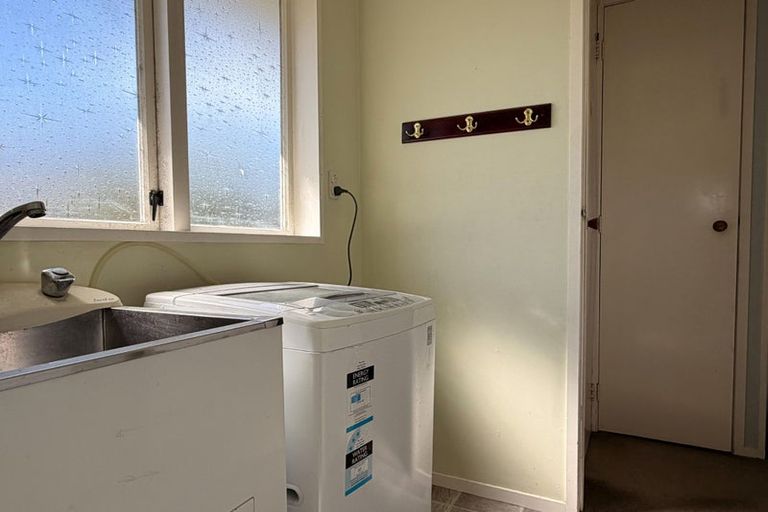 Photo of property in 145 Chivalry Road, Glenfield, Auckland, 0629