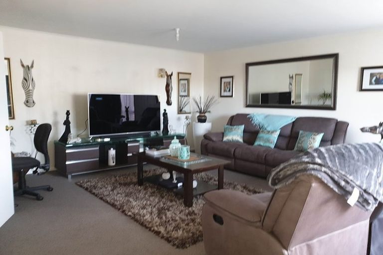 Photo of property in 14 Halladale Road, Papakowhai, Porirua, 5024