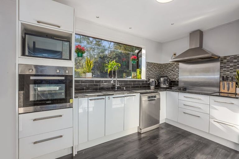 Photo of property in 14 Staysail Place, Whitby, Porirua, 5024