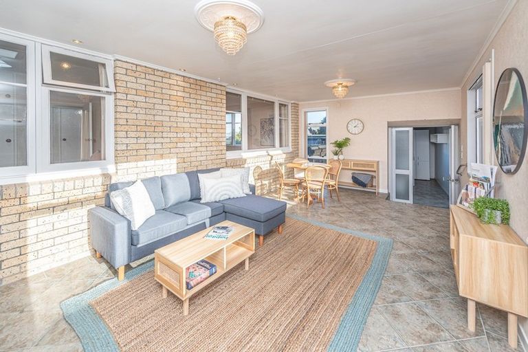 Photo of property in 17 Bristow Street, Saint Johns Hill, Whanganui, 4501