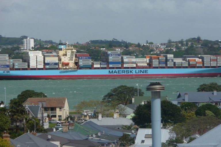 Photo of property in 2/9 Calliope Road, Devonport, Auckland, 0624