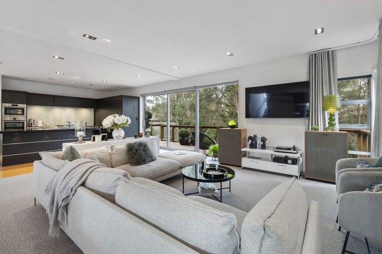 Photo of property in 42 Ruapehu Drive, Fitzherbert, Palmerston North, 4410