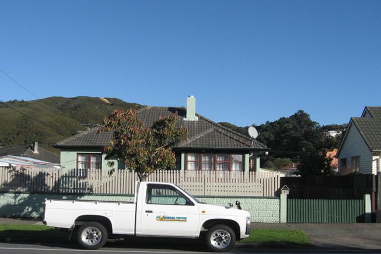 Photo of property in 108 Naenae Road, Naenae, Lower Hutt, 5011