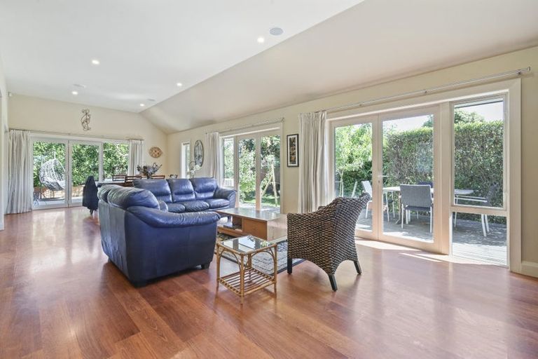 Photo of property in 3 Holiday Drive, Mairehau, Christchurch, 8052