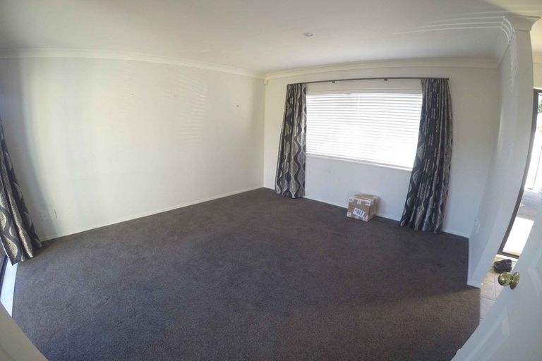 Photo of property in 102 Westerham Drive, Dannemora, Auckland, 2016
