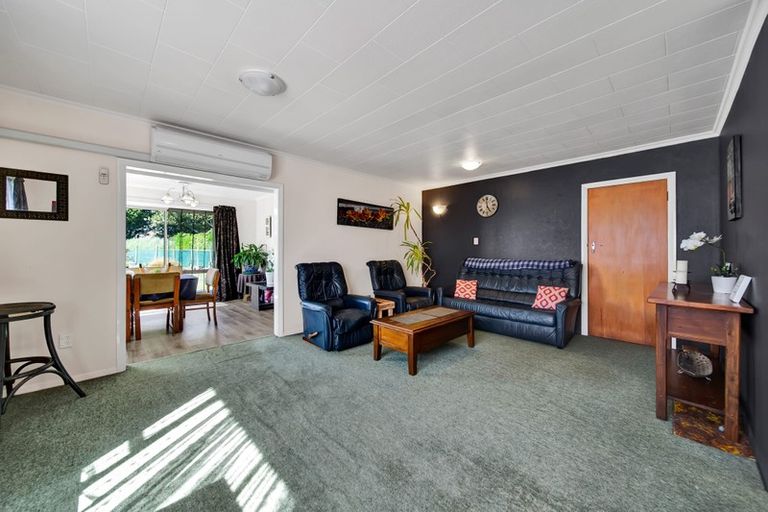 Photo of property in 9 Manawapou Road, Hawera, 4610