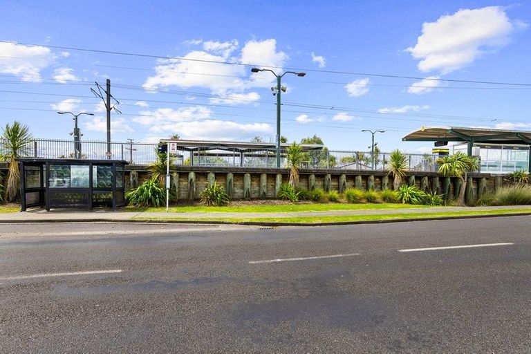 Photo of property in 14 Pooks Road, Ranui, Auckland, 0612