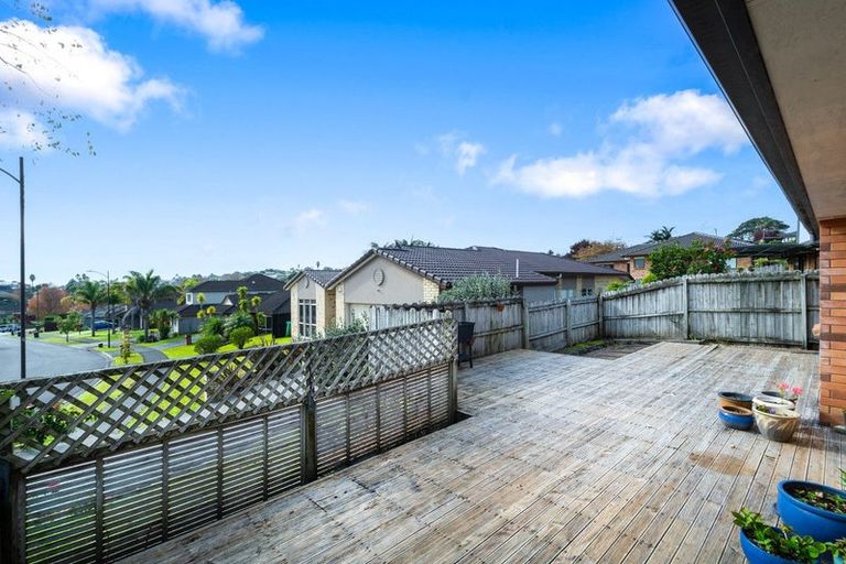 Photo of property in 14 Fairford Avenue, Henderson, Auckland, 0612