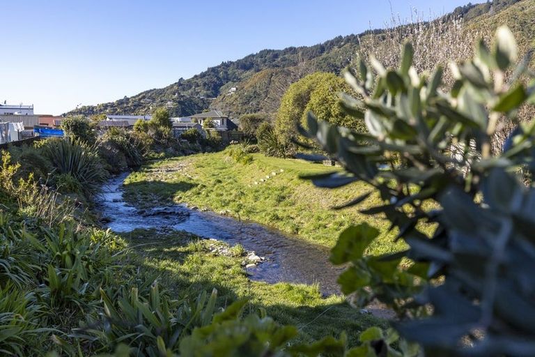 Photo of property in 15 Beach Road, Waikawa, Picton, 7220