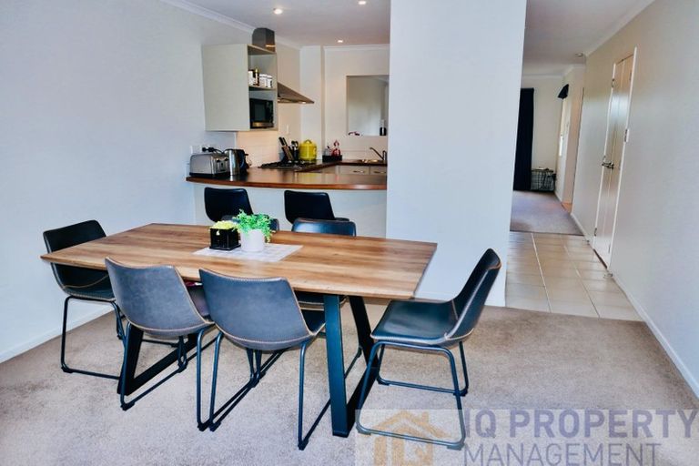 Photo of property in 54 Provence Esplanade, Te Atatu Peninsula, Auckland, 0610