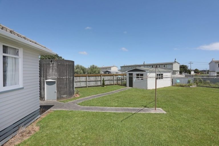 Photo of property in 23 Holland Crescent, Bulls, 4818