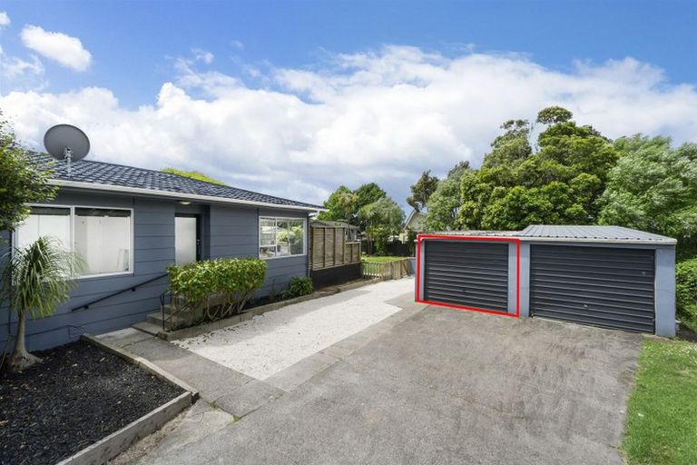 Photo of property in 2/5 Mannering Place, Hillcrest, Auckland, 0627