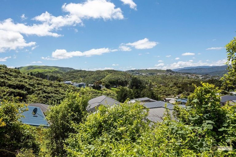 Photo of property in 5 Aran More Place, Belmont, Lower Hutt, 5010