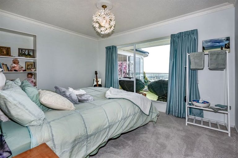 Photo of property in 220b Mount Pleasant Road, Mount Pleasant, Christchurch, 8081