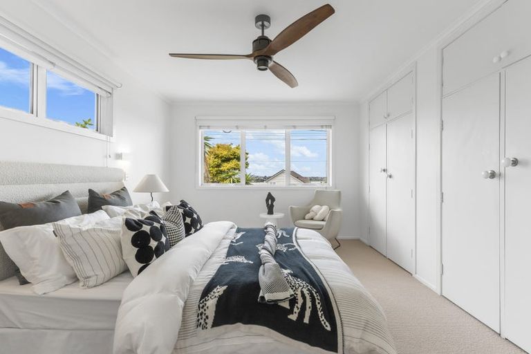 Photo of property in 2/104 Sylvan Avenue, Northcote, Auckland, 0627