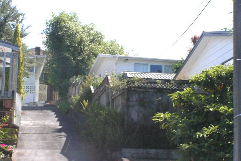 Photo of property in 2/40 Woodside Avenue, Northcote, Auckland, 0627