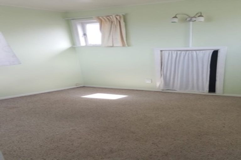 Photo of property in 14 Kokiri Street, Te Atatu South, Auckland, 0610