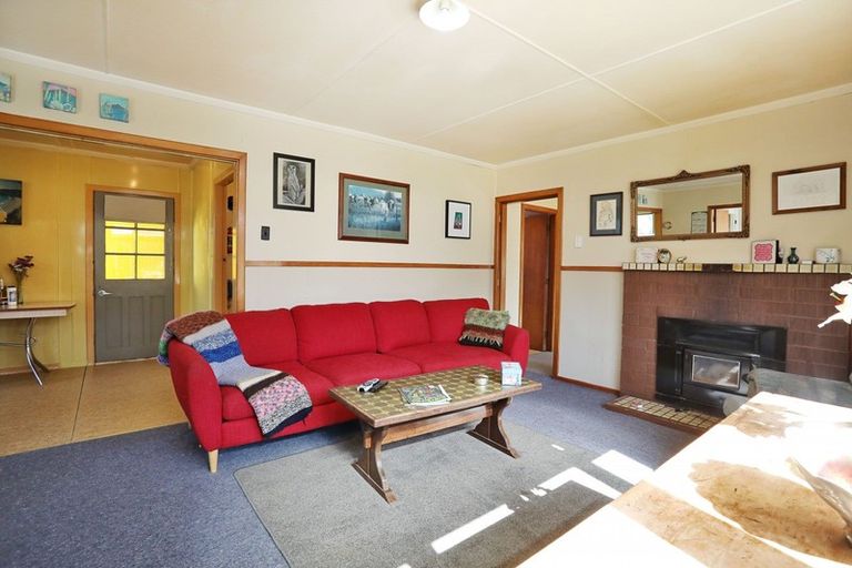 Photo of property in 17 Half Mile Road, Tuatapere, 9620