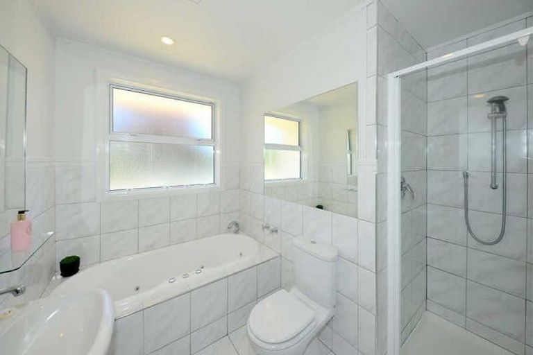 Photo of property in 1 Yardley Street, Avonhead, Christchurch, 8042