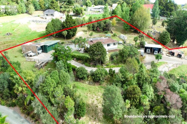 Photo of property in 4 Paparoa Station Road, Paparoa, 0571