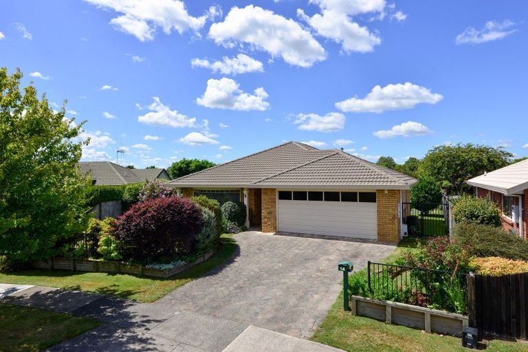 Photo of property in 14 Admiral Crescent, Flagstaff, Hamilton, 3210