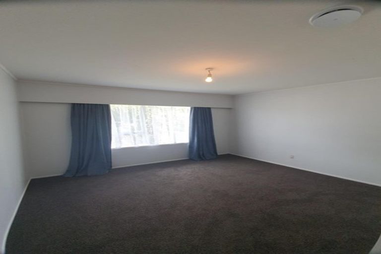 Photo of property in 2/10 Gloaming Place, Conifer Grove, Takanini, 2112