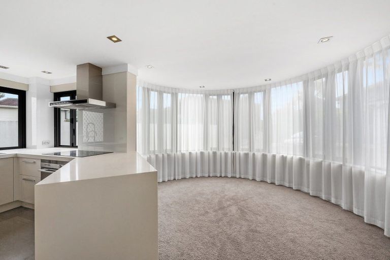 Photo of property in 35 Saltburn Road, Milford, Auckland, 0620